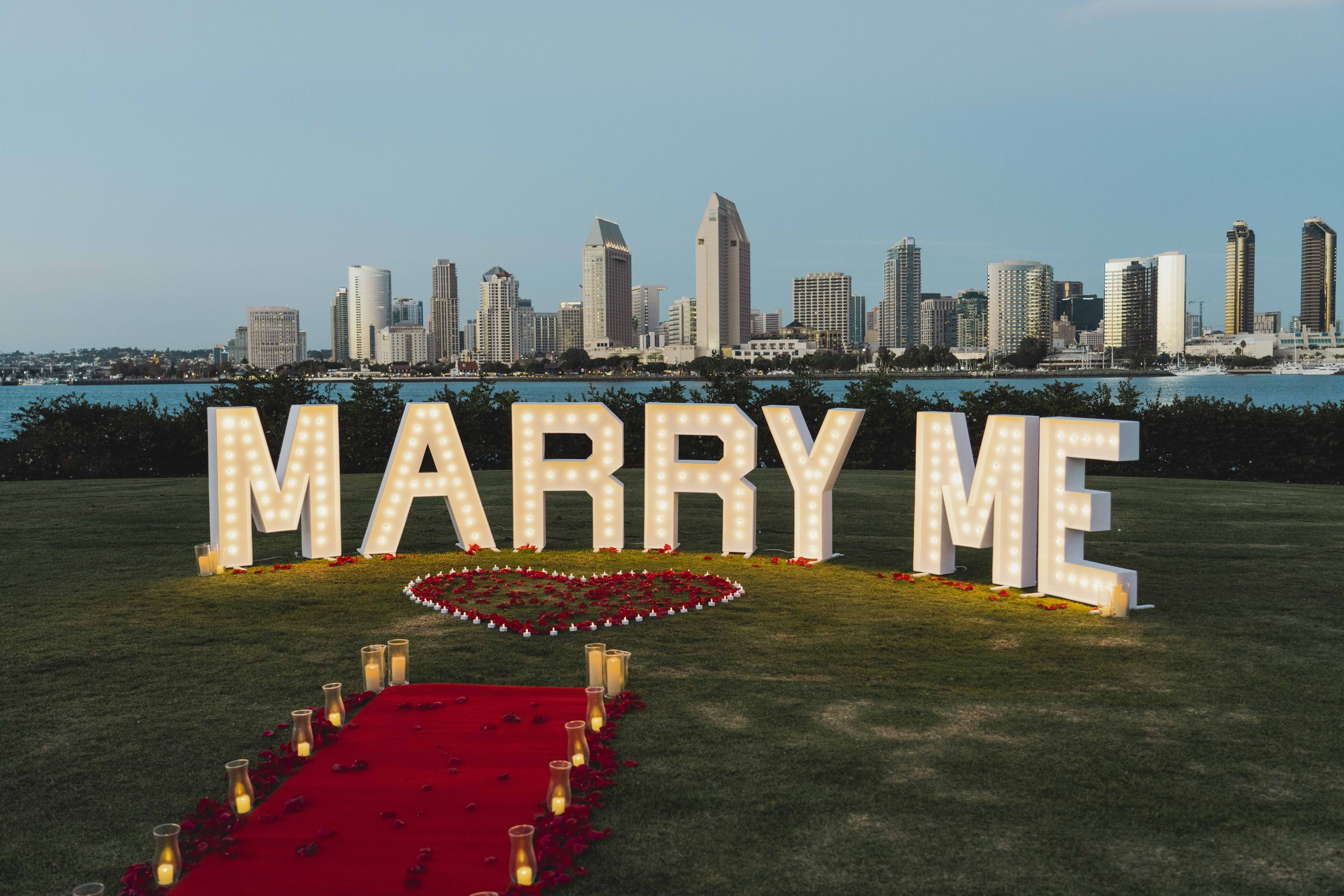 5 Reason to rent ‘Marry Me’ Light Letters for your proposal